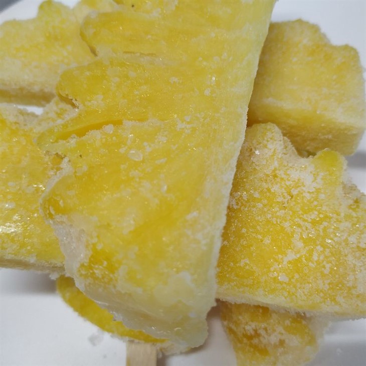 frozen pineapple slices(001)